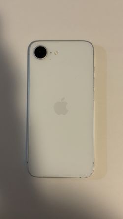 iPhone 16e