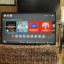  32” Smart TV + Remote + Wall Mount – Fully Working, Ready to Go!