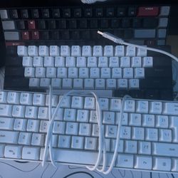 Selling 3 Keyboards 