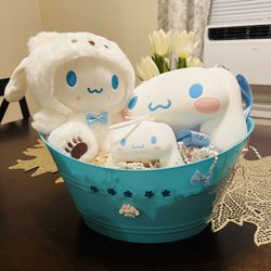Cinnamon Roll Gift Basket