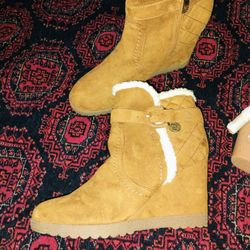 2 Pair Wedges Booties Size 8 M New Condition Pickup Only Cash 