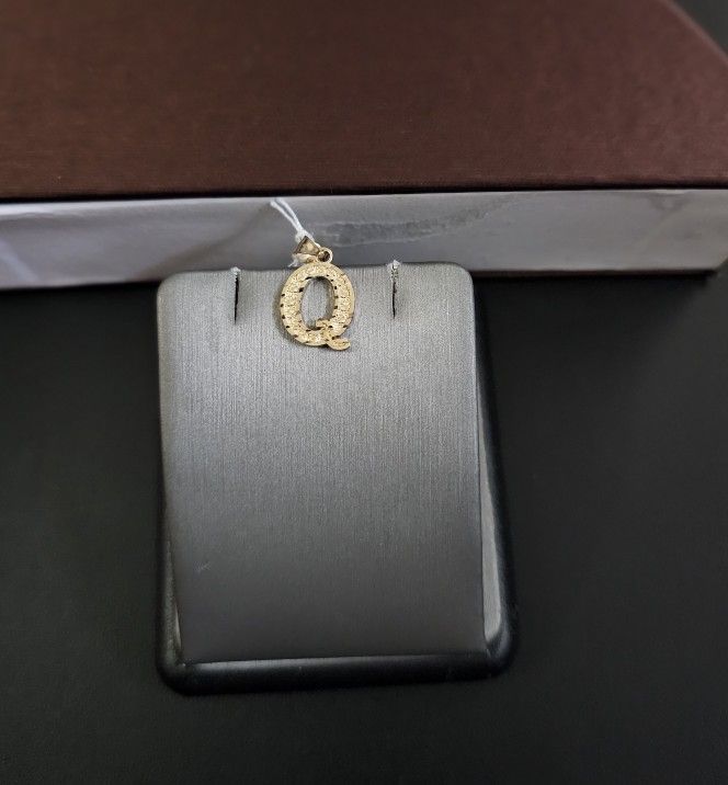 10k Gold Pendant 