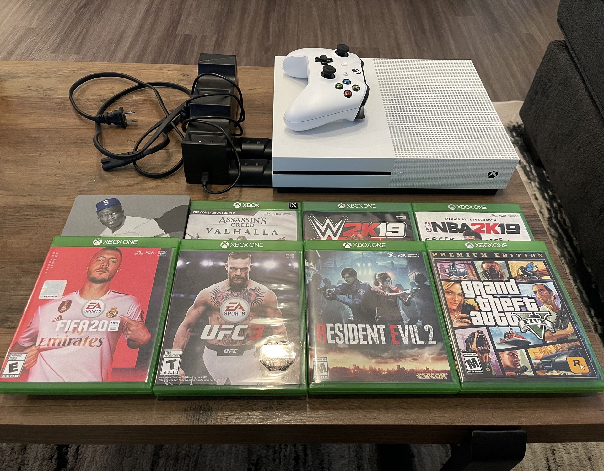 Xbox One S - 1 TB (Games included Free)