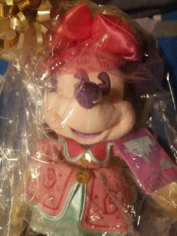 Minnie Mouse Main Attraction Plush Tea Cup