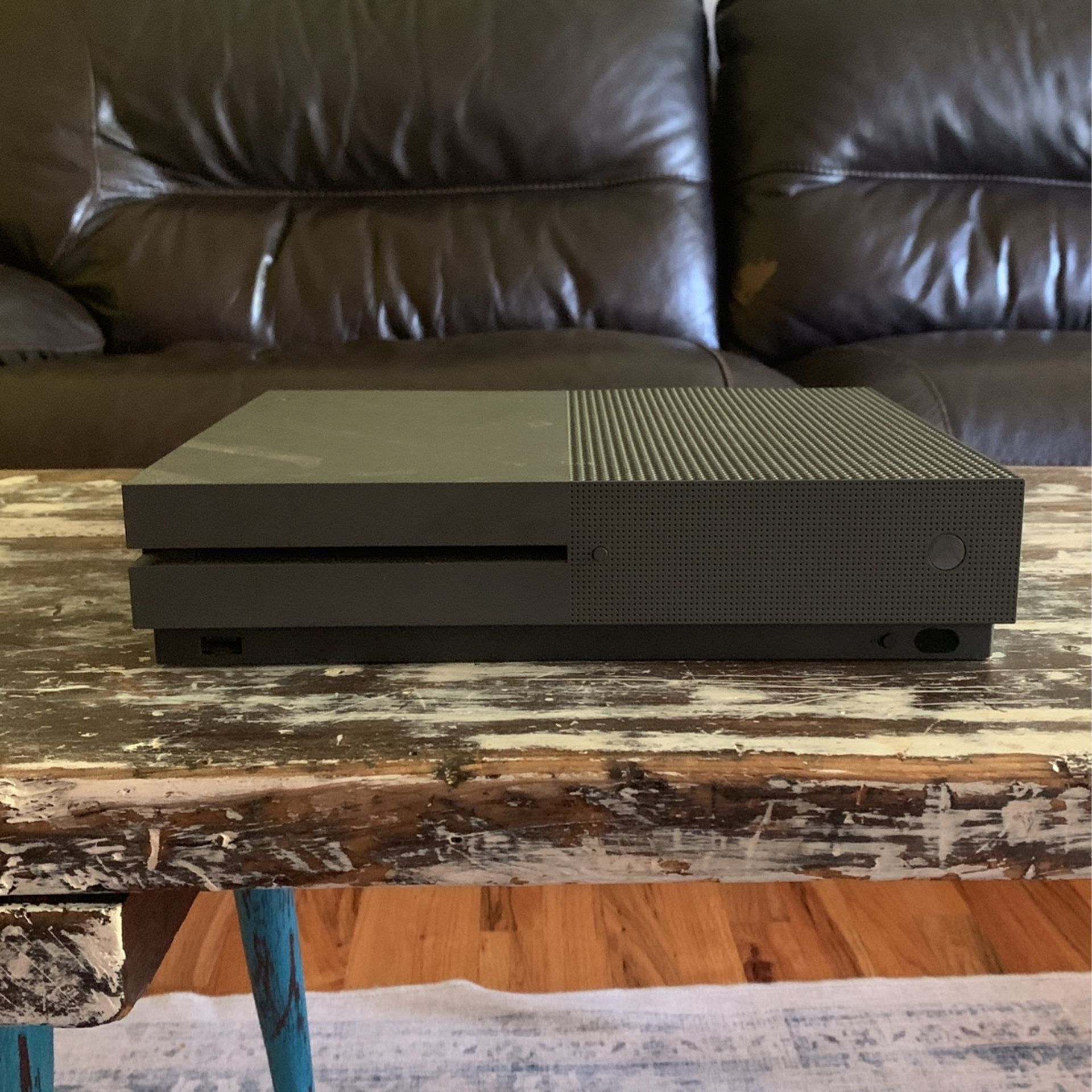 Grey Xbox one S 