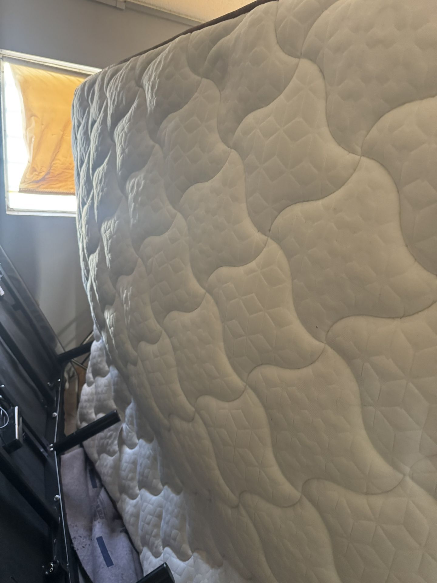 Mattress And Adjustable Bed