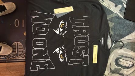 Reason Trust No One black shirt size (L)