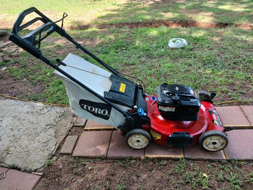 TORO SELF-PROPELLED 19P CC Cut