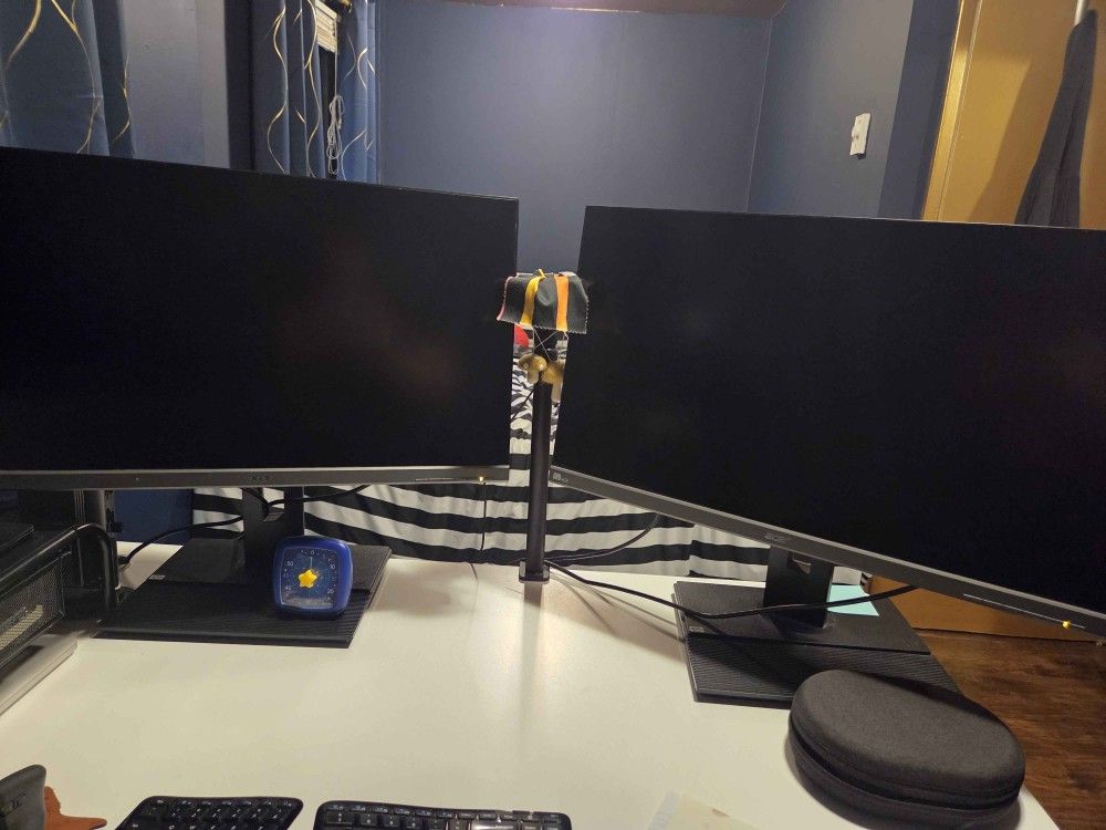 2 - 27” Professional Acer UHD 4k2k Monitors