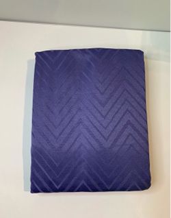 Purple chevi jacquard shower curtain size 70x72 in.    (K)
