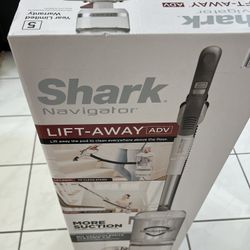 Shark Navigator Lift-Away ADV Upright Vacuum