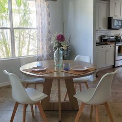 Perfect modern dining set round table 47"+ 4 leather chairs.