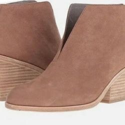 Eileen Fisher  minimalist V-cut Suede Slouchy Ankle taupe  Boot w/ Back Zip SZ 9  Stylish brown ankle