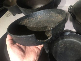 Antique Circa 1800's E.& E. Werk Large Cast Iron Pan porcelain inside  NEUSALZ for Sale in Gig Harbor, WA - OfferUp