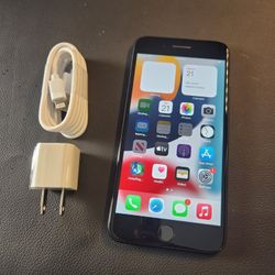 iPhone 7 Plus - UNLOCKED - Like New 