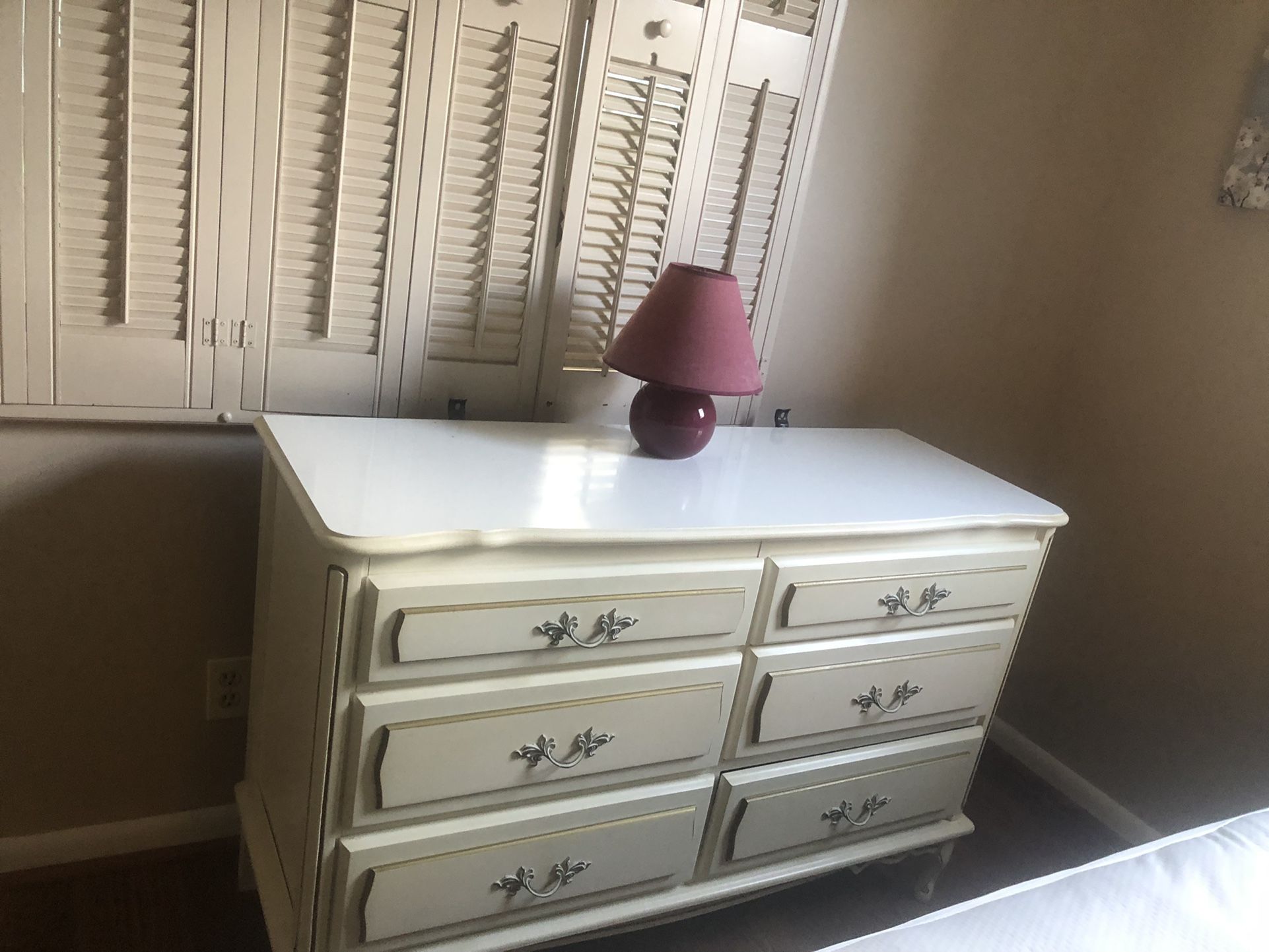 Lovely French Provincial Dresser 