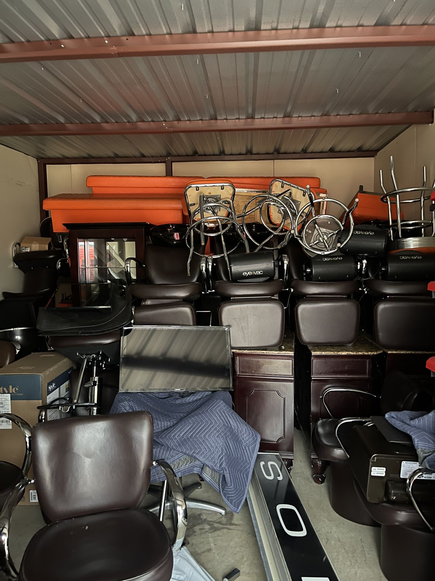 11 Complete Salon Rooms For Sale Will Sale Indiviual Rooms For $2000 Are All As A Package No Piece By Piece Thank You