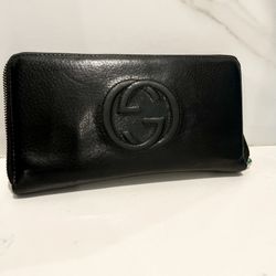 GUCCI wallet with 16 Credit Card slots