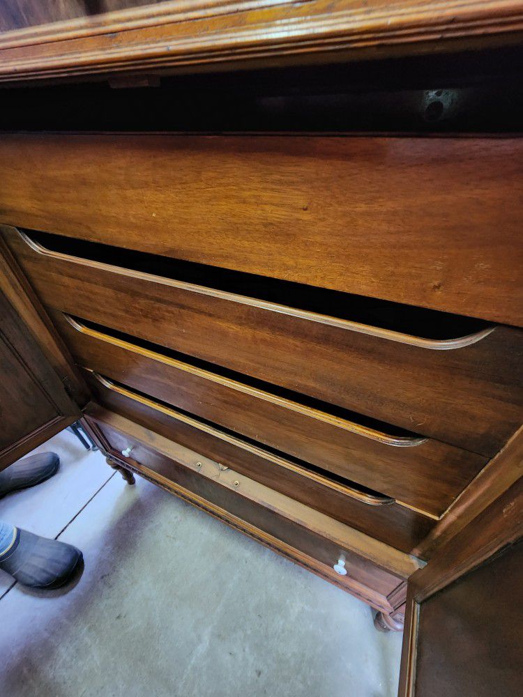 1940's Antique Gentemans Dresser