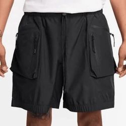Nike Tech Super Lightweight Cargo Shorts Black HJ2946-010 Size XL NWT $135