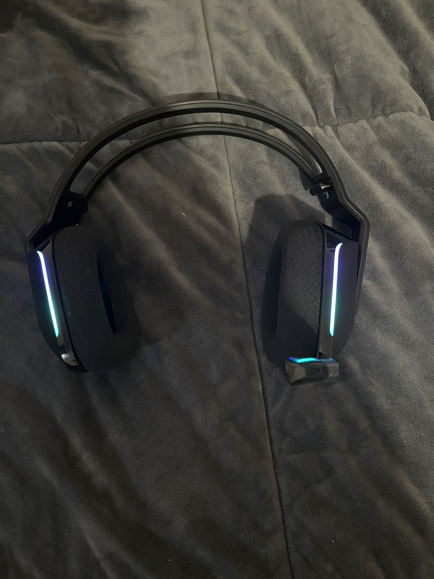 Logitech G733 Wireless Gaming Headset