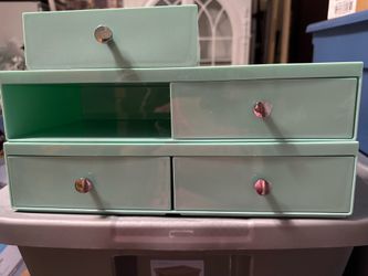 2 organizing containers