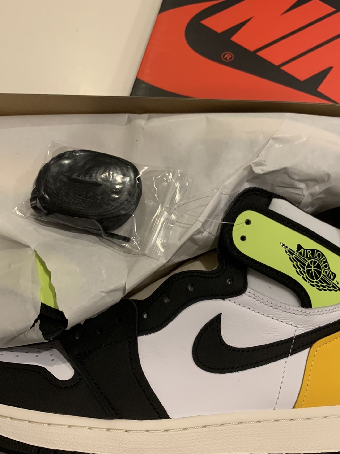 Jordan 1 Volt Sz12