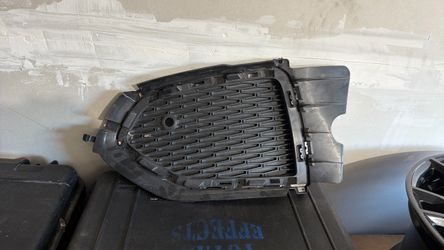 2021-2024 Jaguar F-Pace Front Left Cover Bumper Grille OEM MK83-8B290