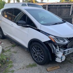 2018 Chevy  BOLT. Clean Title