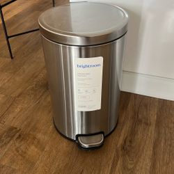 Trash Can 3.1 Gallon 