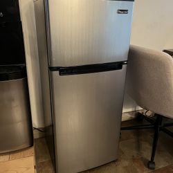 Magic Chef Fridge 
