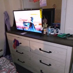 Queen Bed Set