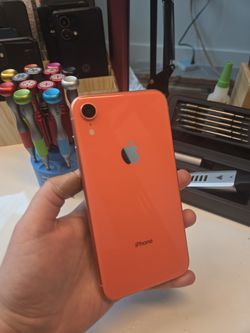 Coral iPhone XR 64Gb Unlocked 98% Battery Health