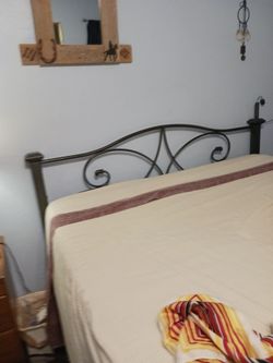 Iron look bed