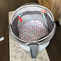 Fisher-Price On-the-Go Infant Dome Portable Bassinet and Play Space