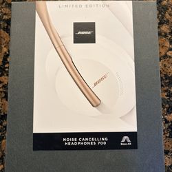BOSE headphones 700