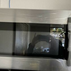 Samsung & Whrilpool 30in Microwave Open Box Unit Up to 50% Off