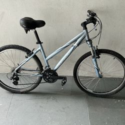 BICYCLE GIANT 24 SPEED SIZE 26 BRAND NEW