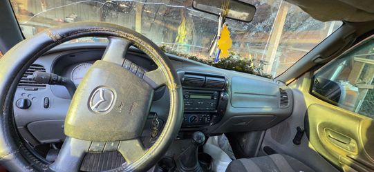 2003 Mazda Truck