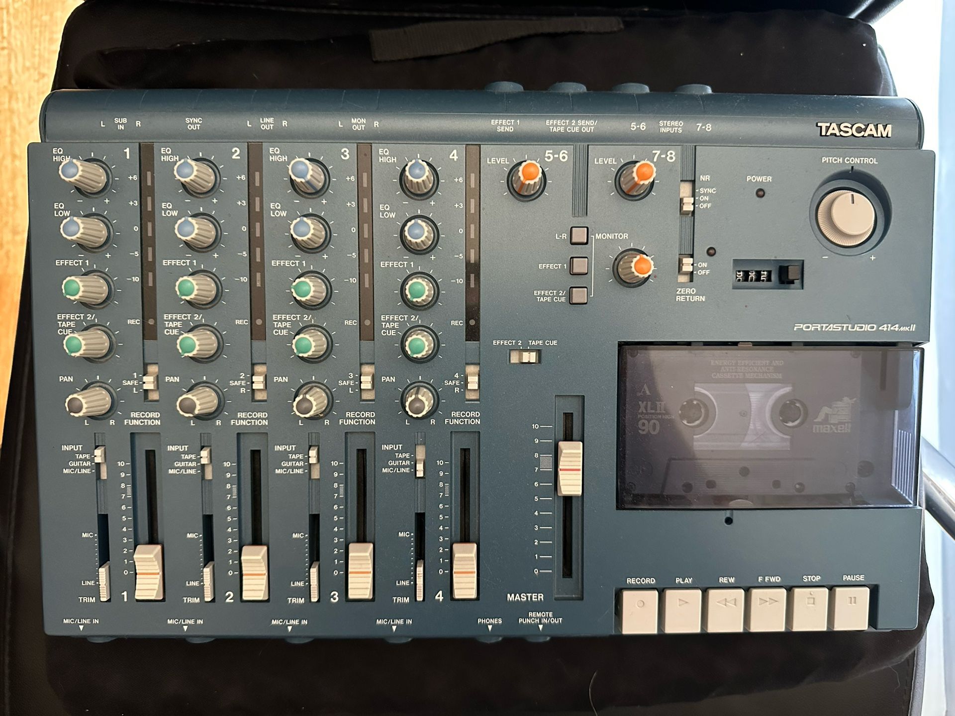 Tascam 414 Portastudio