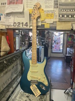 2020 Fender American Performer Stratocaster w/ Grey Tweed Case
