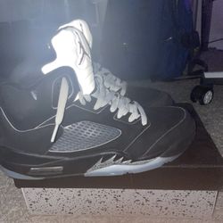 Jordan 5’s Metallic