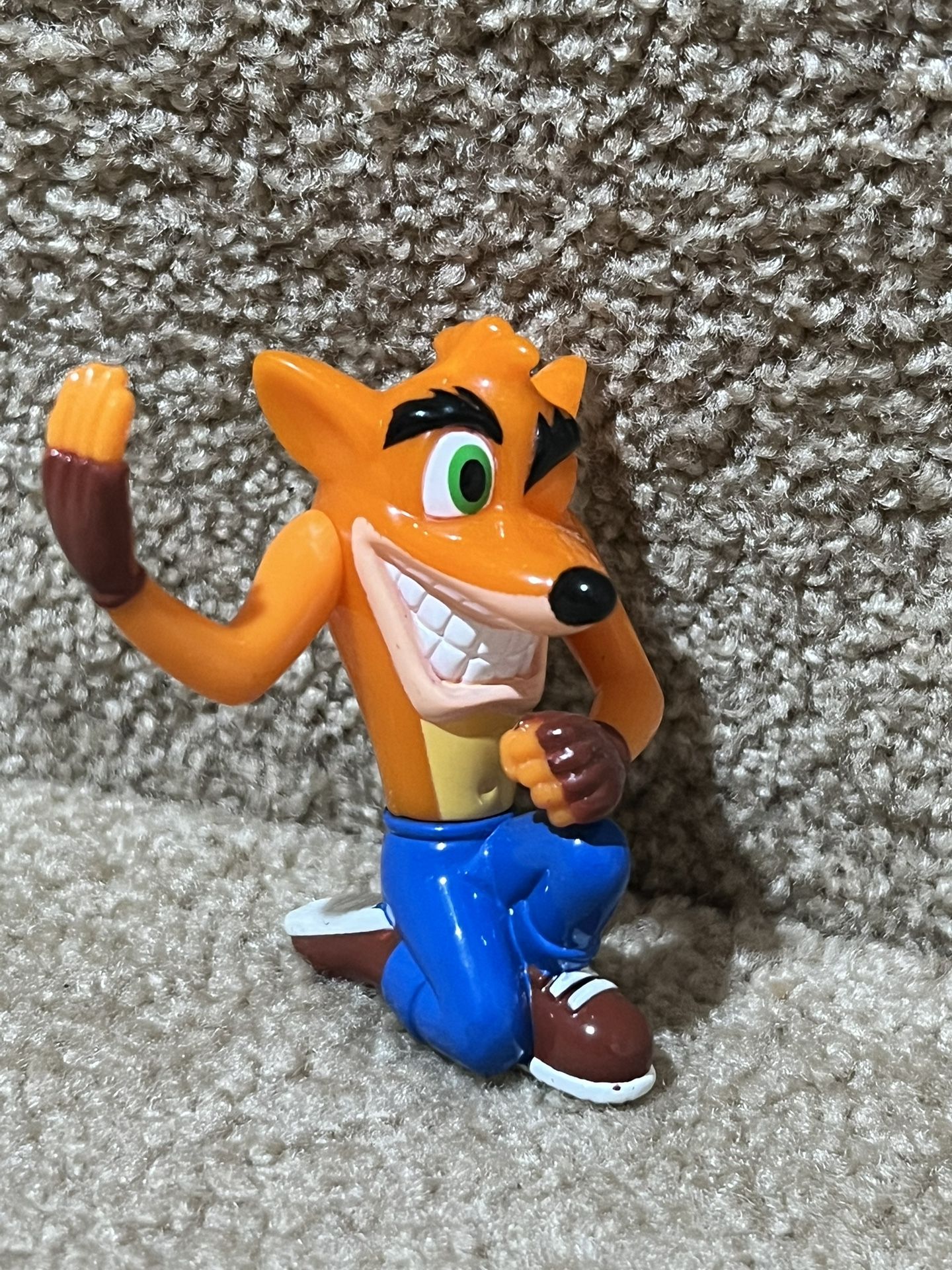 Crash Bandicoot 2002 Winking Universal Action Figure, Rare Vintage Collectible