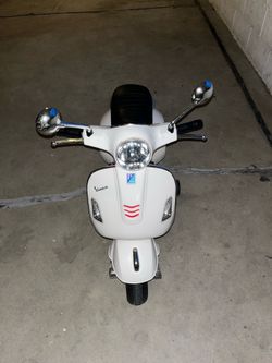 Vespa Children’s 12V Electric Scooter