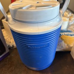 Rubbermaid Water Cooler 