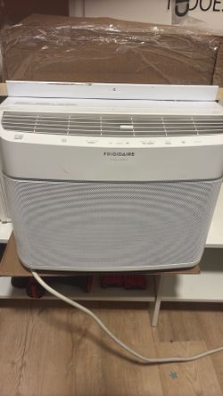 Clean like new Frigidaire window air conditioner unit