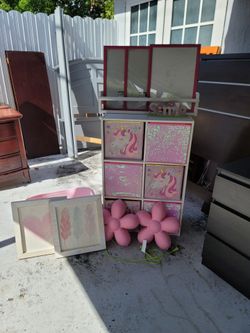 Girls bedroom shelf set - moving sale