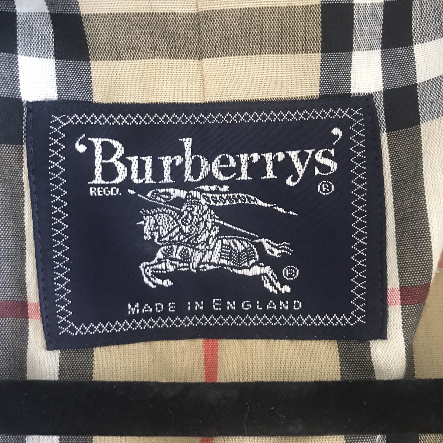 Men’s L Burberry’s Raincoat