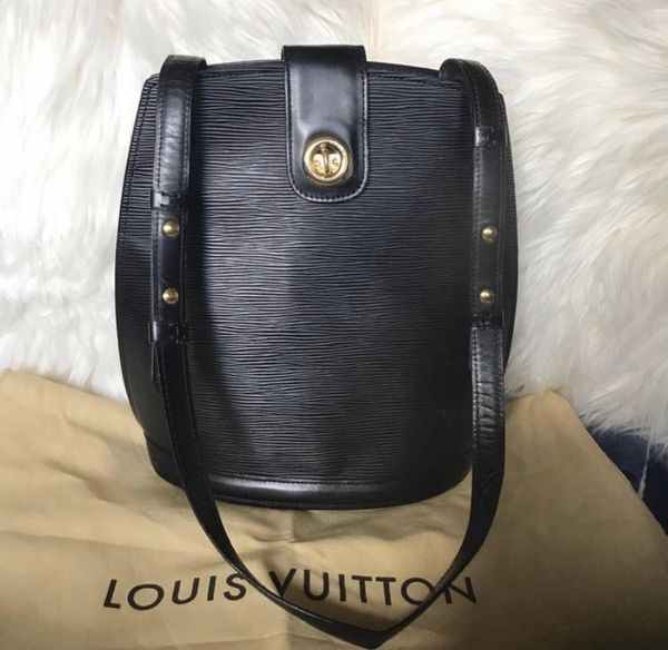Louis Vuitton Epi Leather purse for Sale in Scottsdale, AZ - OfferUp