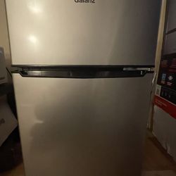 Galanz Mini Fridge with Freezer